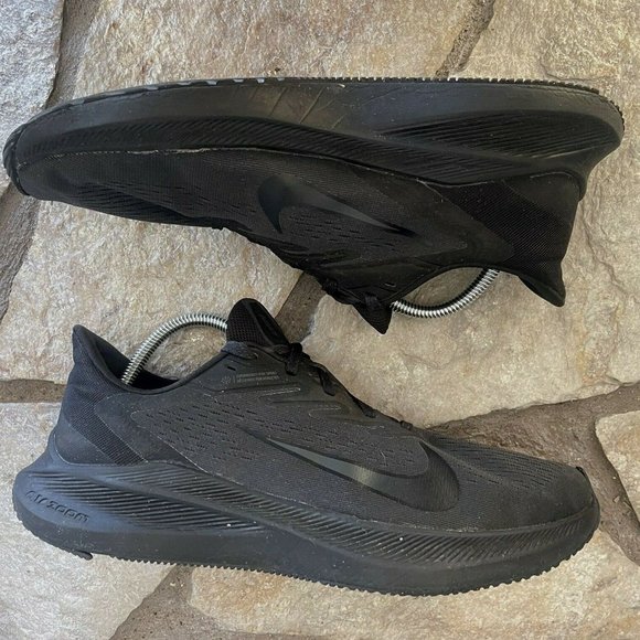 Nike Mens Size 10 Zoom Winflo 7 Black Running Shoes - Picture 2 of 9